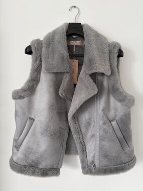 ESQUALO Light Gray Faux Shearling Zip Vest